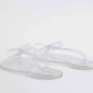 torrid size 9 jelly flip flops never worn